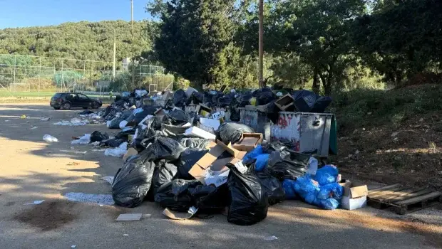 Σύβοτα: Έντονες αντιδράσεις για την «παράνομη χωματερή» δίπλα στον Γαλλικό Μόλο