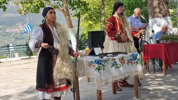 Συγκίνηση και ιστορική μνήμη στα αποκαλυπτήρια της προτομής του Νότη Μπότσαρη στους Παπαδάτες Πρέβεζας