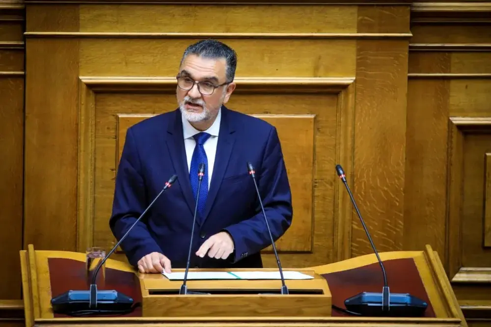 Φωτοβολταϊκά: Στα όρια της χρεοκοπίας οι μικρομεσαίοι παραγωγοί – Παρέμβαση στη Βουλή