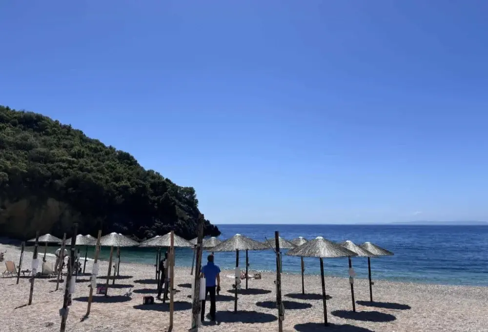 Ήπειρος: Πυρετώδεις προετοιμασίες στις παραλίες ενόψει της καλοκαιρινής σεζόν