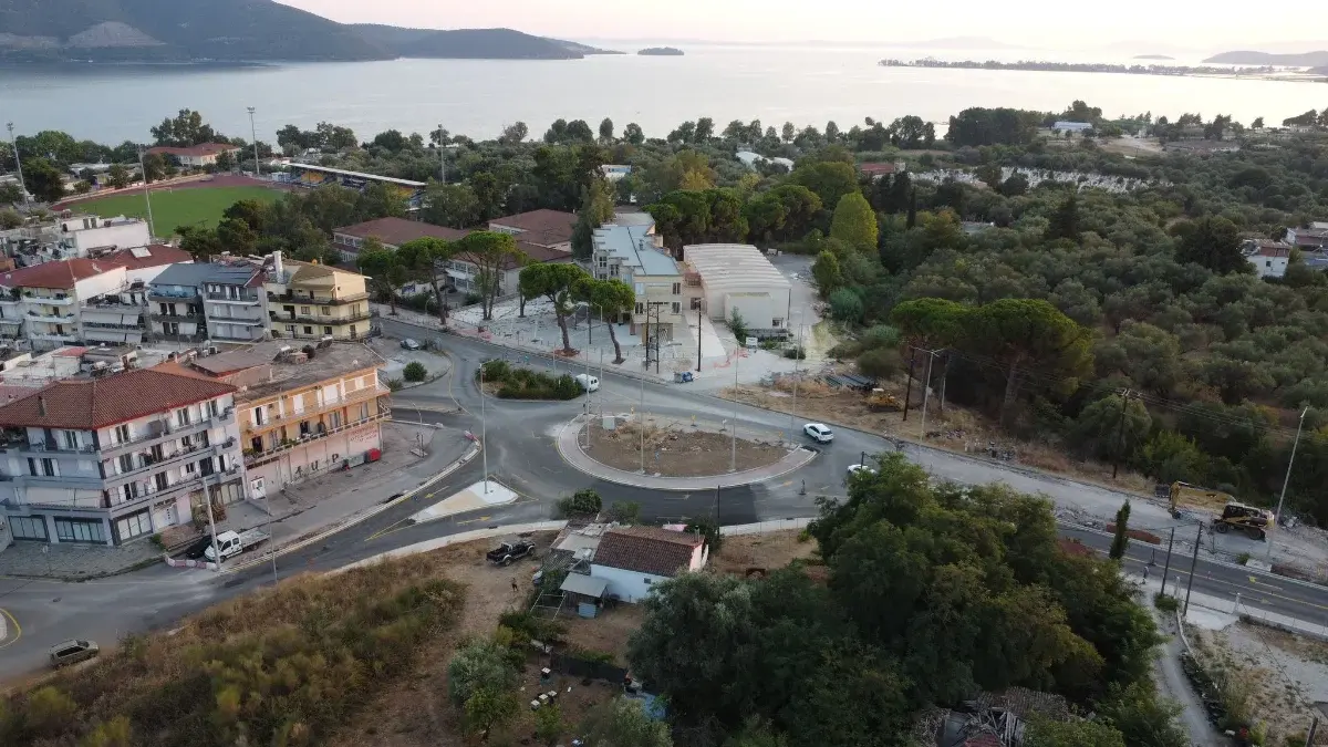 Ηγουμενίτσα: Έργο 1,6 χιλιομέτρων χρειάζεται 8 παρατάσεις και 5 χρόνια για να τελειώσει!