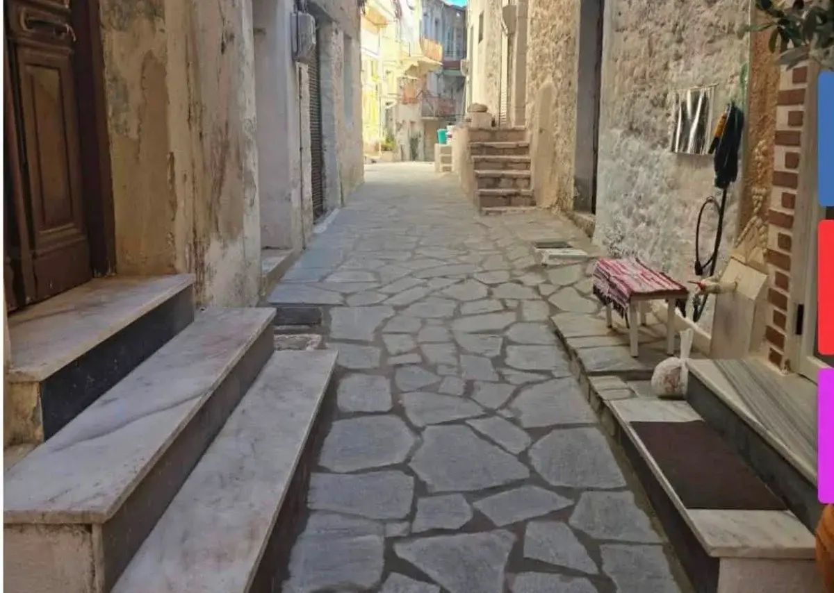 Παραμυθιά: Νέα πλακόστρωτα αναδεικνύουν τα ιστορικά στενά της πόλης