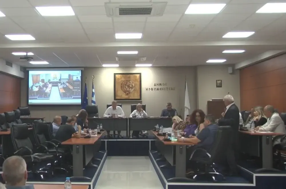 Ένταση στο Δημοτικό Συμβούλιο Ηγουμενίτσας: Σφοδρή σύγκρουση Λώλου και Νταή
