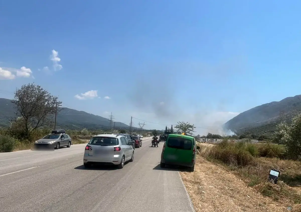 Φωτιά στην Πλαταριά Θεσπρωτίας: Σώθηκε κατοικία, ζημιές σε σκάφη - Οριοθετημένη η πυρκαγιά