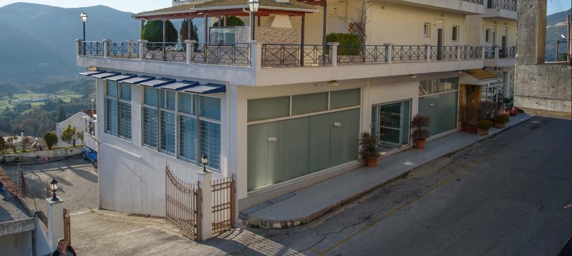 Ενοικιάζεται επαγγελματικός χώρος σε κεντρικό σημείο της Παραμυθιάς