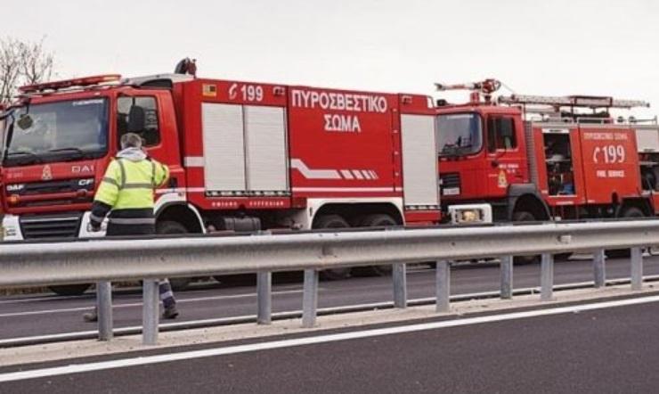 Φωτιά σε όχημα στην Εγνατία Οδό: Κλειστό το ρεύμα προς Ιωάννινα στο ύψος της Παραμυθιάς