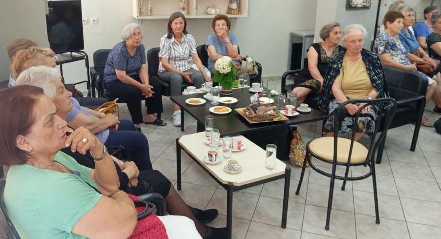 Ενημερωτική δράση στο ΚΑΠΗ Παραμυθιάς: Πώς να προστατευτούν οι ηλικιωμένοι από απάτες και κακοποίηση
