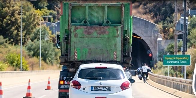 Τροχαίο στην Εγνατία Οδό στο ύψος της Παραμυθιάς. Προσωρινή διακοπή κυκλοφορίας.