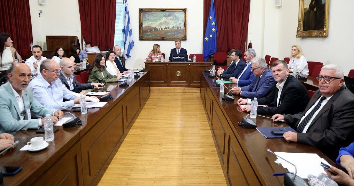 Παρέμβαση του Δημάρχου Φιλιατών στη Βουλή για το μέλλον των υδατοκαλλιεργειών στη Θεσπρωτία