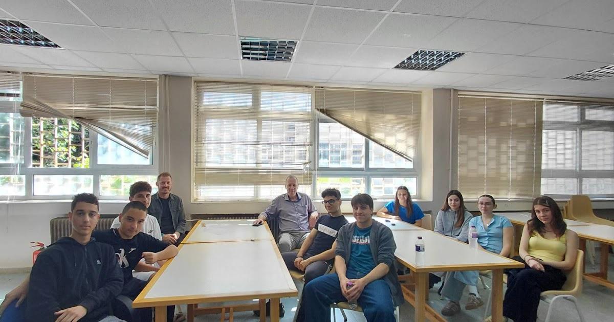 Επίσκεψη Δημάρχου Ηγουμενίτσας στο Πρότυπο ΕΠΑΛ για τη Μαθητική Εφημερίδα
