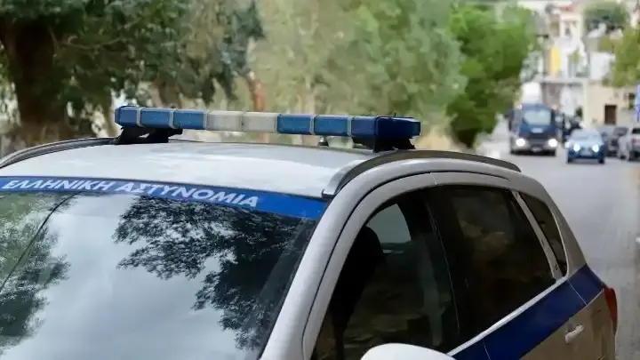 Έρευνα σε σπίτι στη Θεσπρωτία: Κατασχέθηκαν κάνναβη, εξοπλισμός καλλιέργειας και όπλο