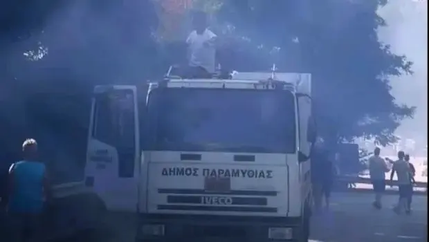 Παραμυθιά: Η άμεση παρέμβαση απέτρεψε την καταστροφή από τις διπλές πυρκαγιές