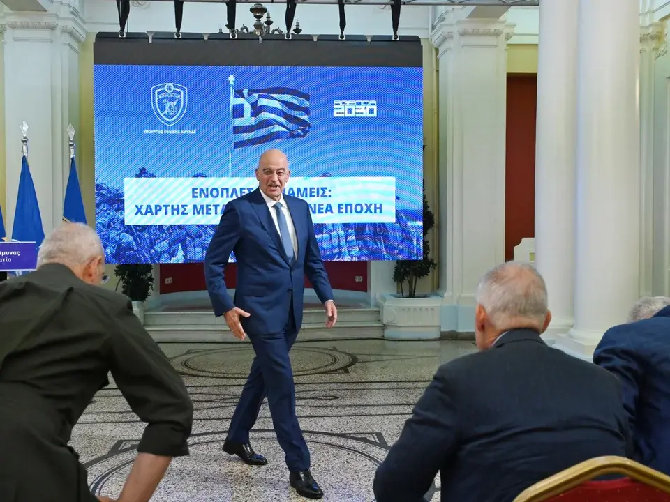 Ο Δένδιας κλείνει κι άλλα στρατόπεδα αλλά στην Ήπειρο δεν ανησυχούμε!