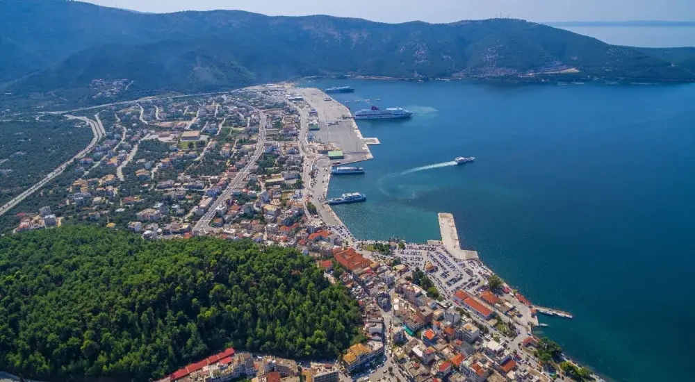 Ενεργειακό Ιόνιο: Η κρίσιμη γεώτρηση των 60 εκατ. ευρώ και ο καθοριστικός ρόλος του λιμανιού της Ηγουμενίτσας