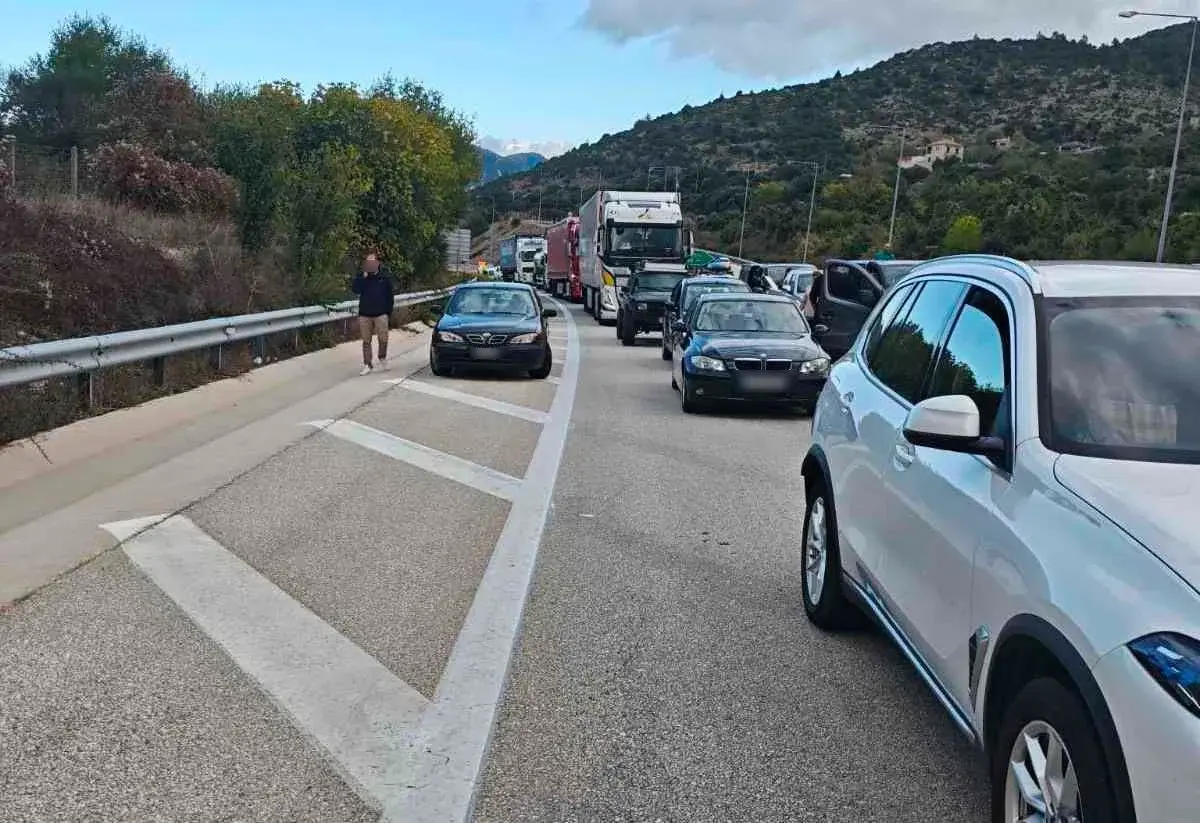 Μια βλάβη αρκούσε για να μπλοκάρει την Εγνατία – Ουρές μέχρι τα διόδια της Τύριας