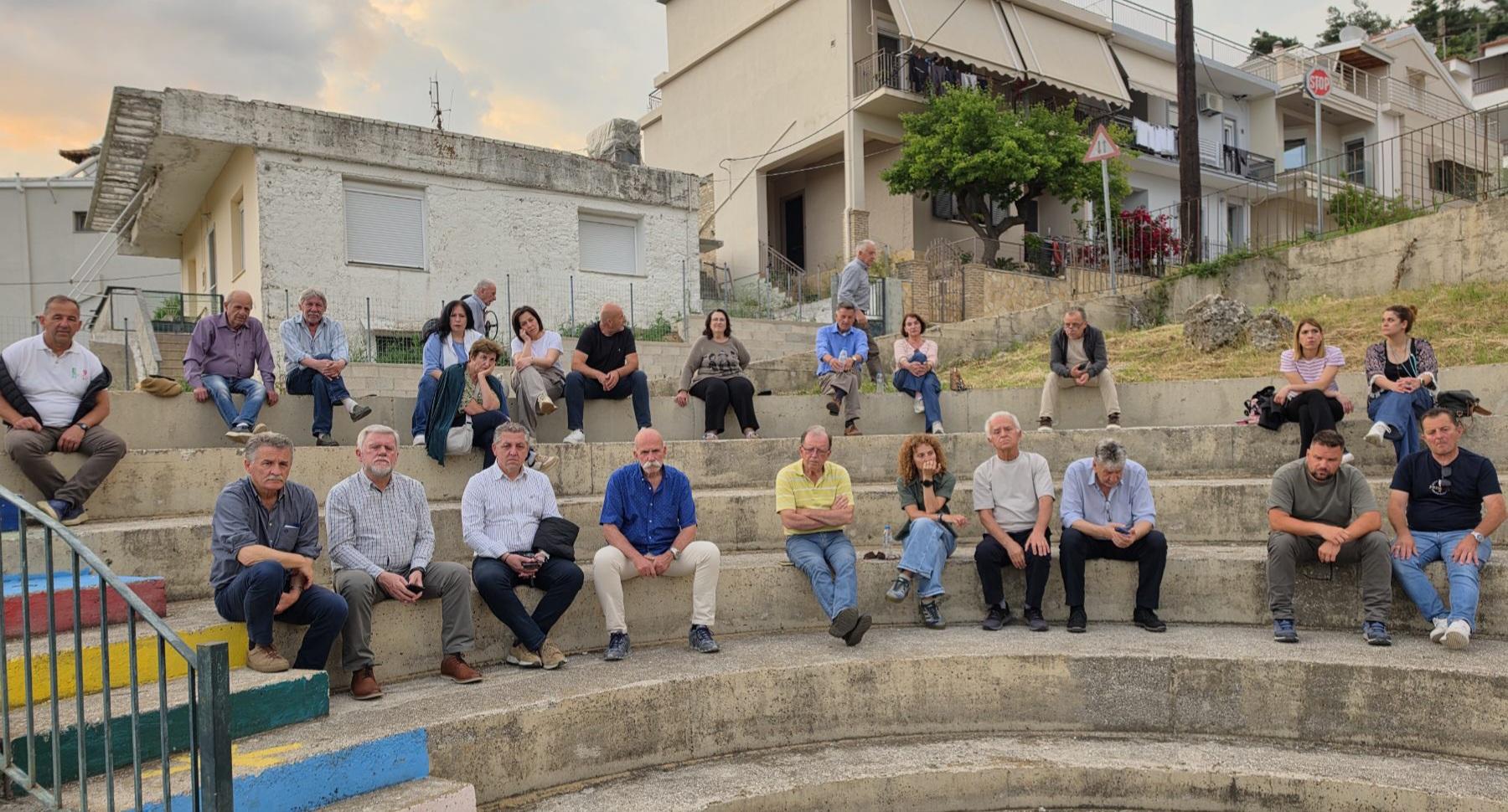 Απο την ενημερωτική συνάντηση ενάντια στις ανεμογεννήτριες στα ορη Παραμυθιάς και Σουλίου