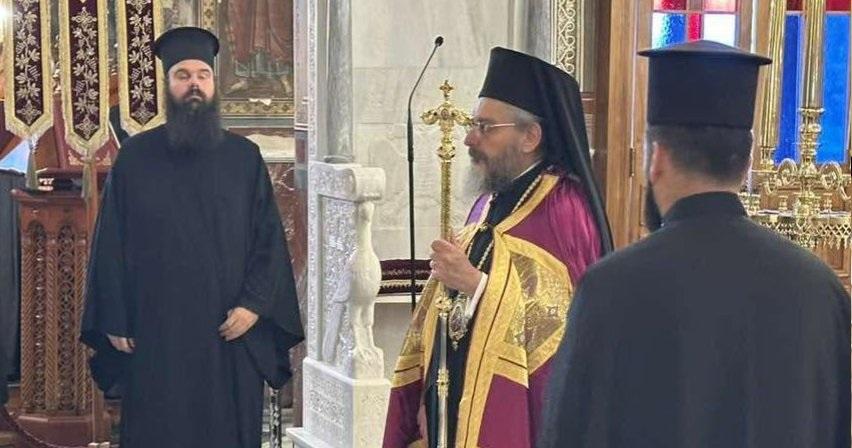 Χειροτονία νέου πρεσβυτέρου απο τον Παραμυθίας κ. Σεραπίων στο Νεοχώρι Παραμυθιάς κατα τον εορτασμο του Αγ. Παντελεήμονα